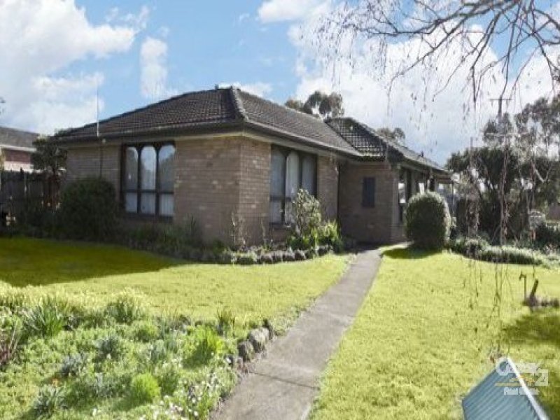 17 Dearing Avenue, Cranbourne, VIC 3977