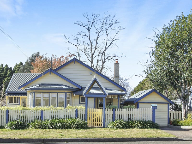 12 Emily Street Katoomba Nsw 2780 Realestate Com Au