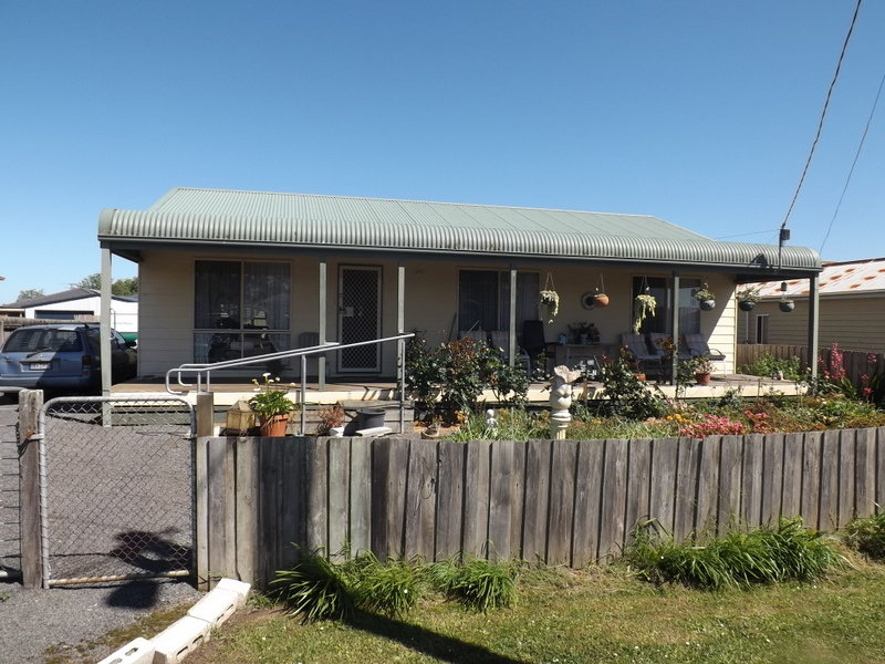 100 Loch Street, Yarragon, Vic 3823 Property Details