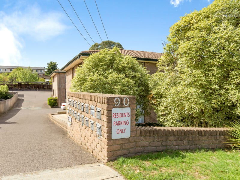 17/90 Collett Street, Queanbeyan, NSW 2620 Property Details