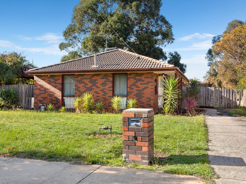 32 Dunbarton Drive, Pakenham, Vic 3810 Property Details