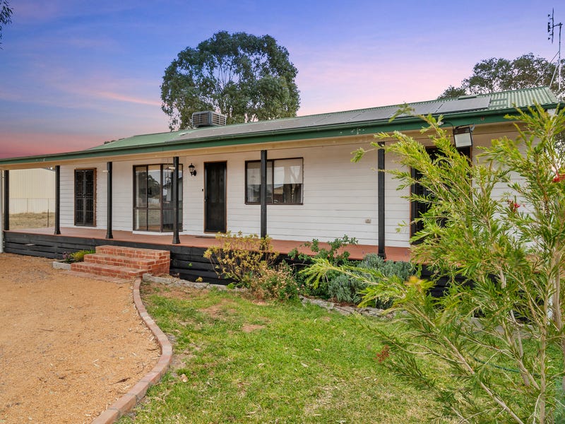 25 Hannah Street, Tocumwal, NSW 2714 House for Sale