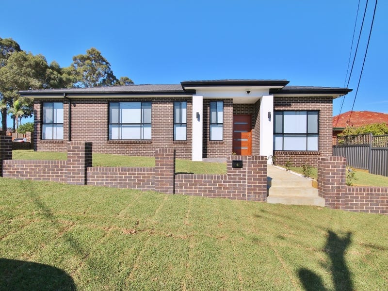 6 Ayres Cres, Hall, NSW 2198