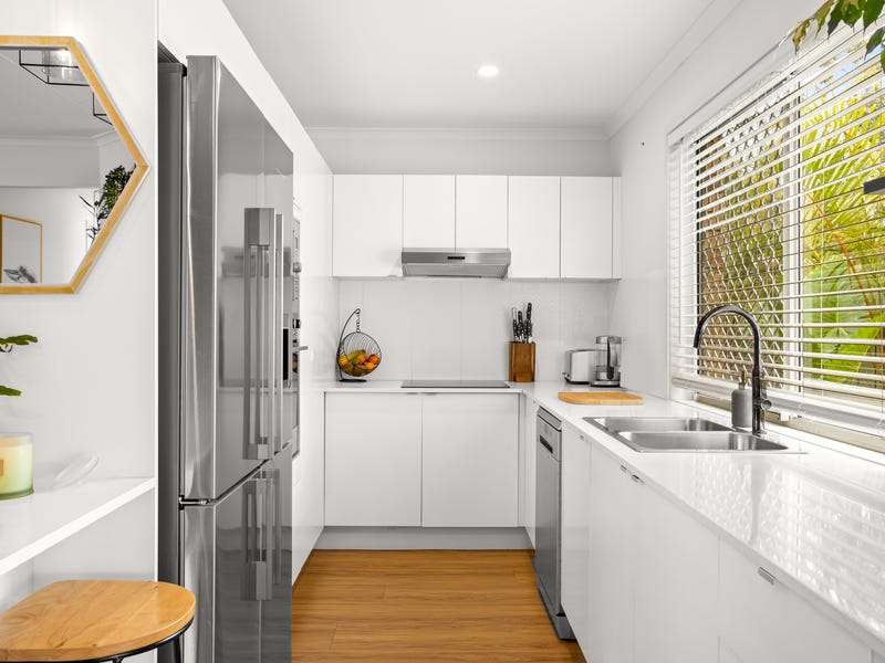 11/105 Ridgeway Avenue, Southport, Qld 4215 Property Details