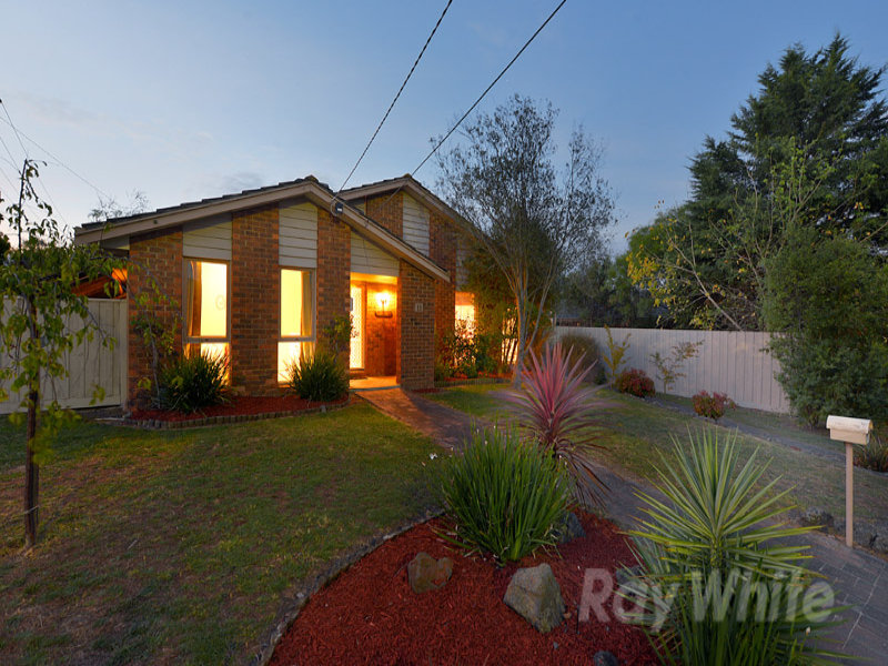 11 Beresford Drive, Boronia, VIC 3155