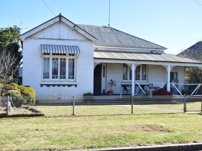 6 Close Street, Parkes, NSW 2870 House for Sale