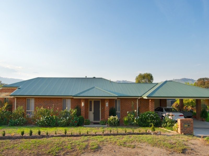 2 Fisher Drive, Tallangatta, Vic 3700 Property Details