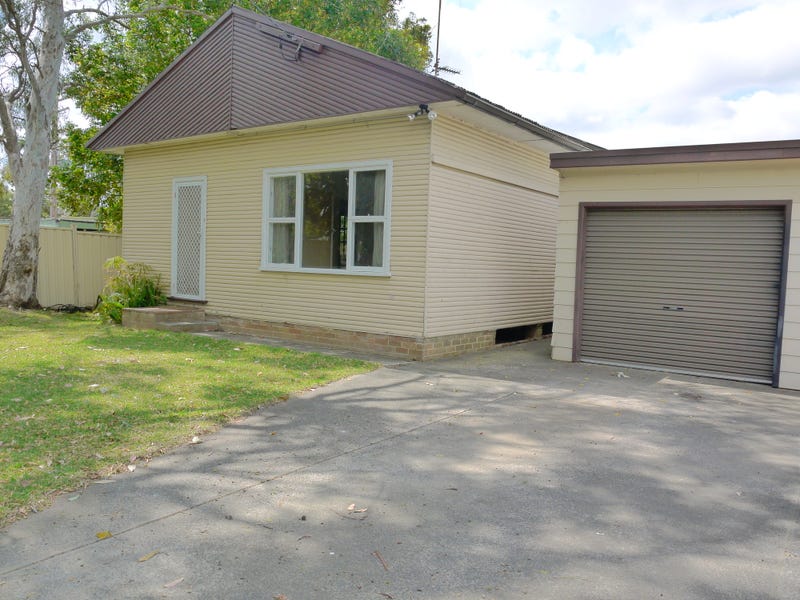 2/29 Kurrawa Avenue, Point Clare, NSW 2250