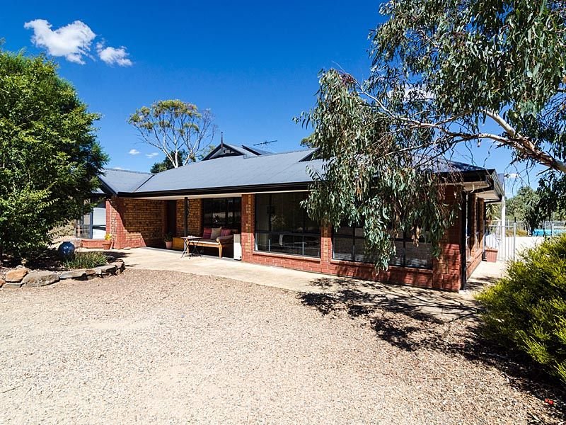 33 Waterman Road, Strathalbyn, SA 5255 Property Details