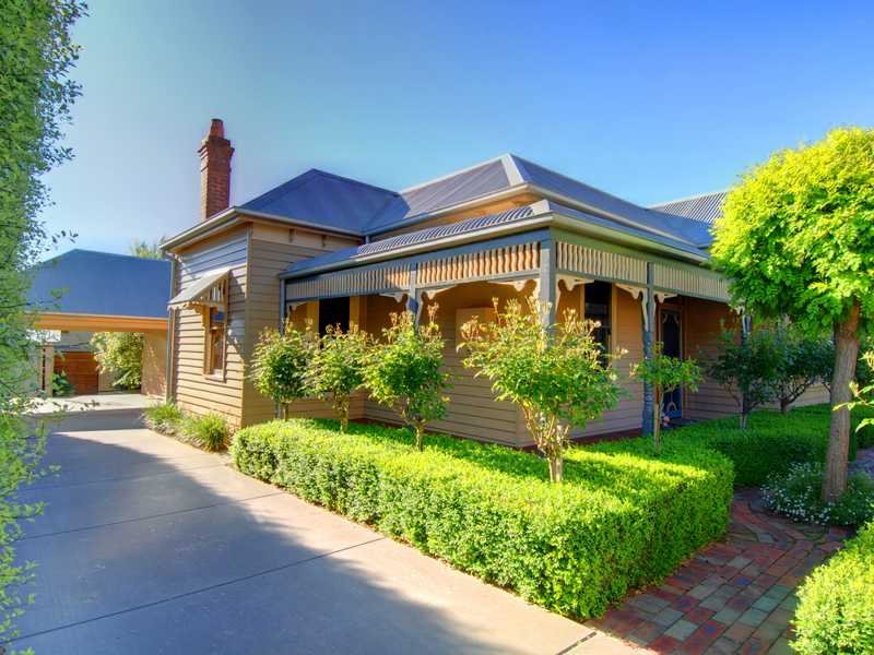611 Armstrong Street N, Soldiers Hill, VIC 3350