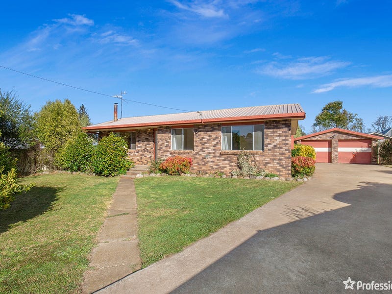 2 Coakes Street, Guyra, NSW 2365 Property Details