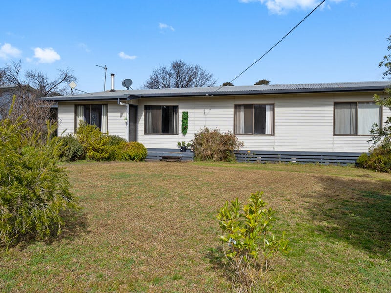 34 Centenary Avenue, Tarcutta, NSW 2652 Property Details