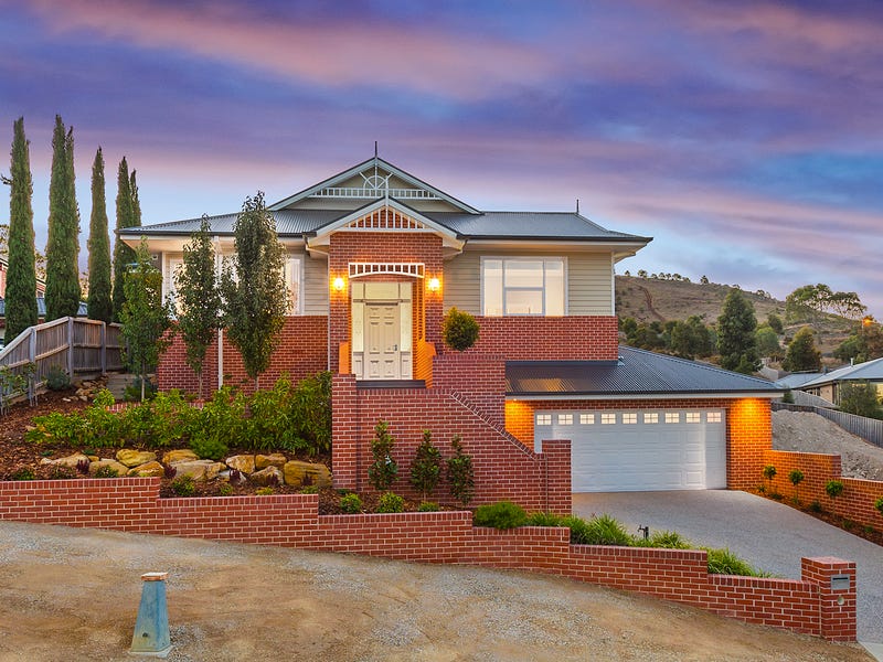 8 Molvig Rise, Sunbury, VIC 3429