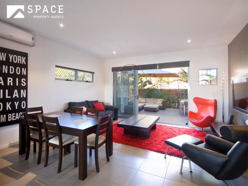 2/74 Alpha Street, Taringa, Qld 4068 Property Details