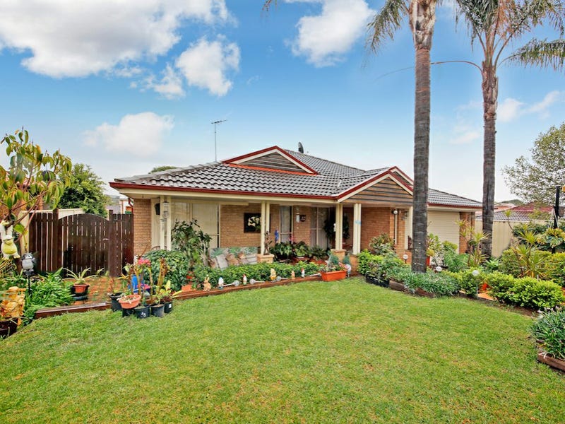 32 Hamlet Cres, Rosemeadow, NSW 2560