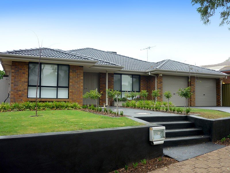 13 Coachhouse Drive, Gulfview Heights, SA 5096