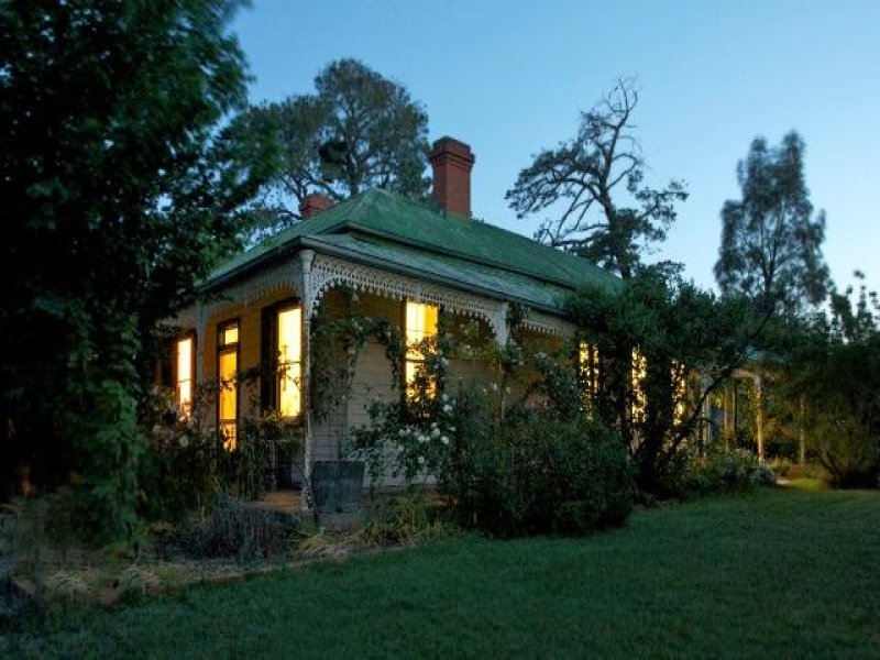 10 Britton Street, Castlemaine, Vic 3450 Property Details