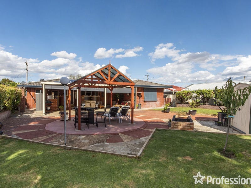 15 Warnbro Sound Avenue, Warnbro, WA 6169