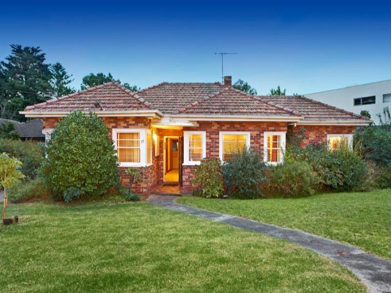 15 Wilfred Road, Ivanhoe East, VIC 3079