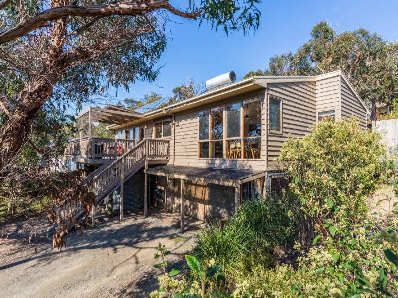 104 Noble Street, Anglesea, Vic 3230 Property Details