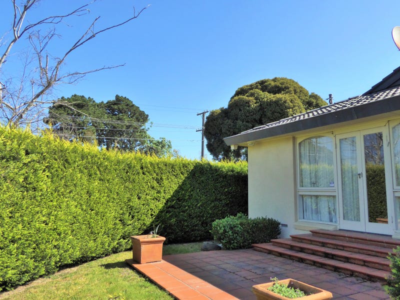 20 Mayfield Grove, Caulfield North, VIC 3161