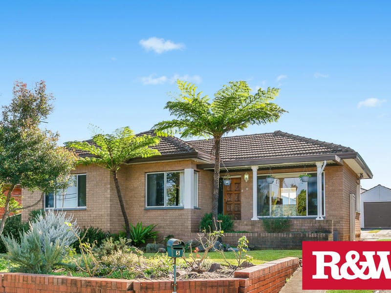 5 Gowlland Parade, Panania, NSW 2213