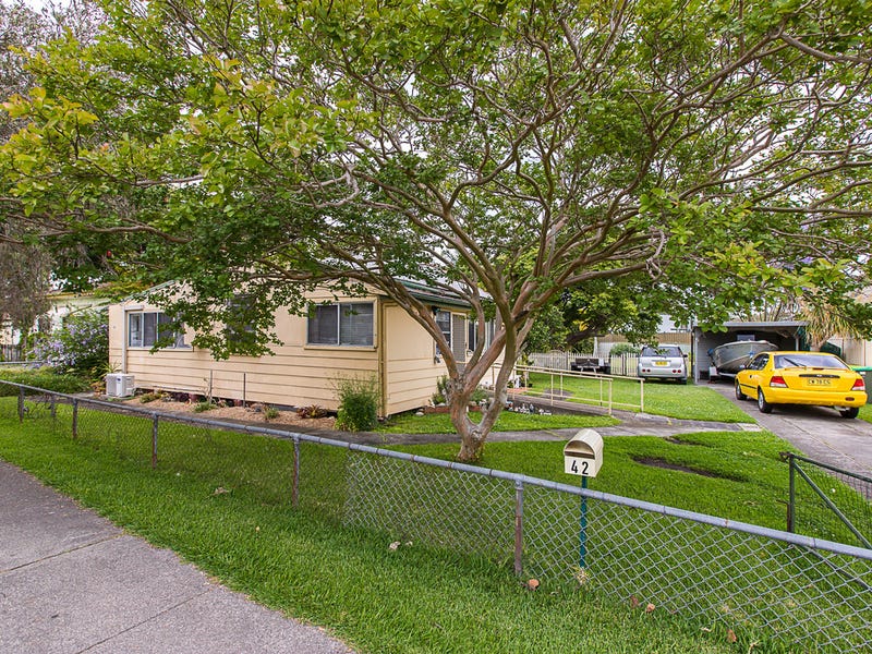 42 Marks Point Road, Marks Point, NSW 2280