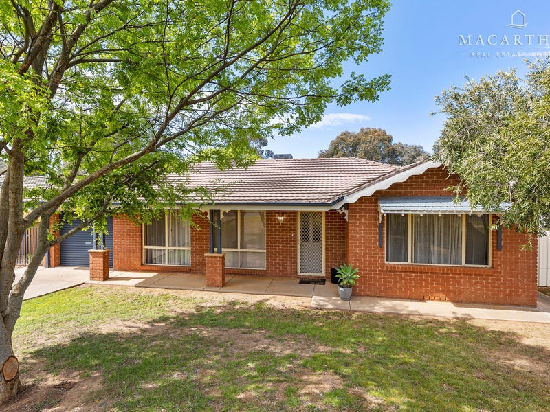 11 Canola Place, Estella, NSW 2650 Property Details