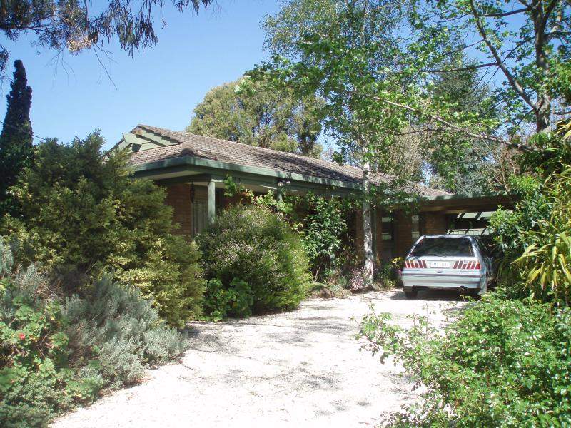 10 Beckenham Drive, Ferntree Gully, VIC 3156