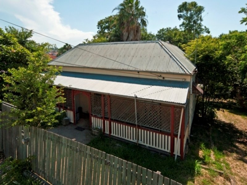 11 Thorn Street, Ipswich, Qld 4305 Property Details