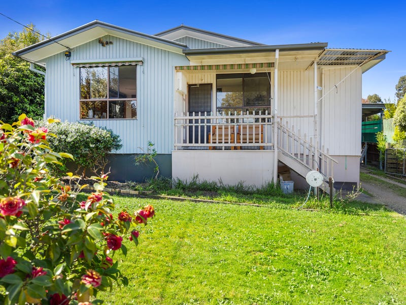 16 Centre Avenue, Eildon, Vic 3713 House for Sale