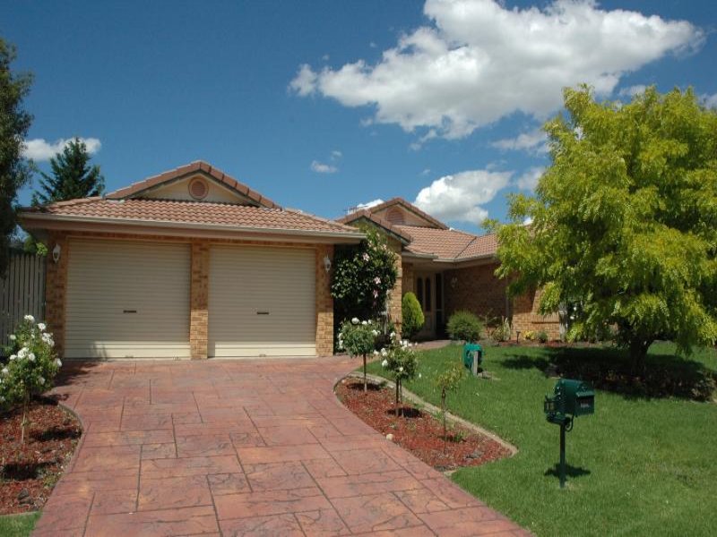 15 Harcourt Way, Berwick, Vic 3806 Property Details