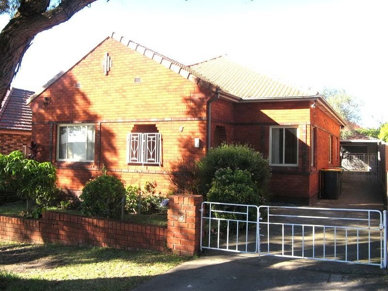 4 Farrell Rd, Kingsgrove, NSW 2208 Property Details