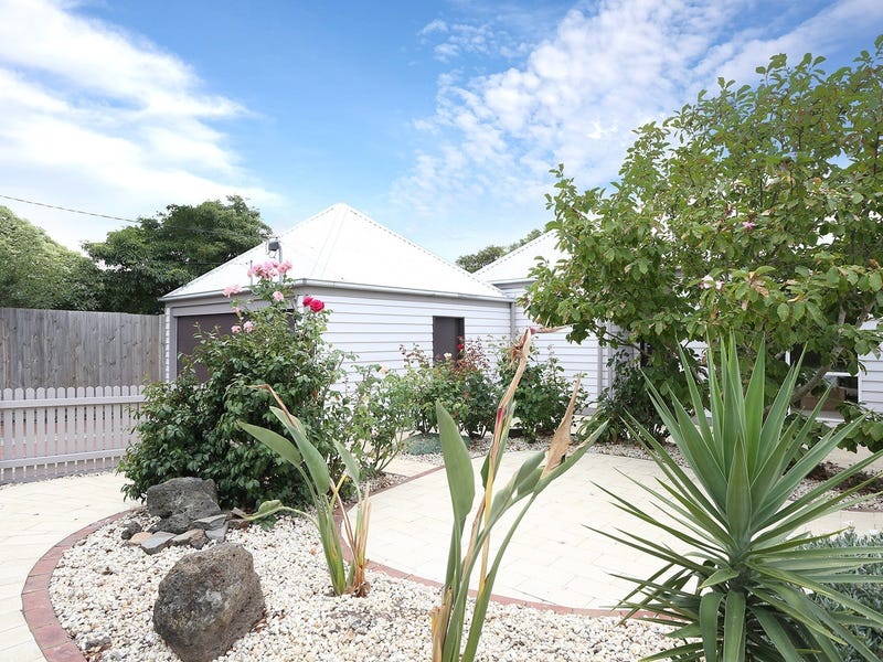 15 Bayview Road Mornington Vic 3931 Property Details