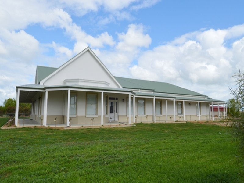 5 Brecon Court, Echuca, Vic 3564 Property Details