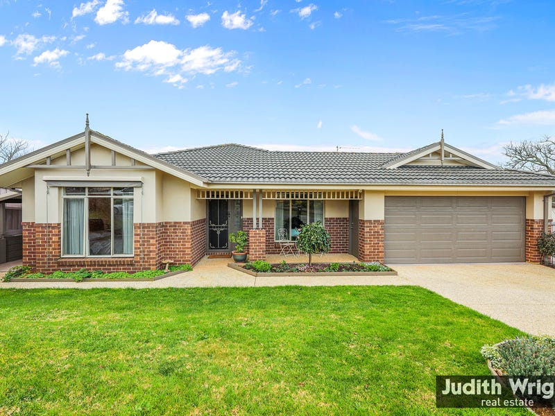 77 Walker Drive, Drouin, Vic 3818 Property Details