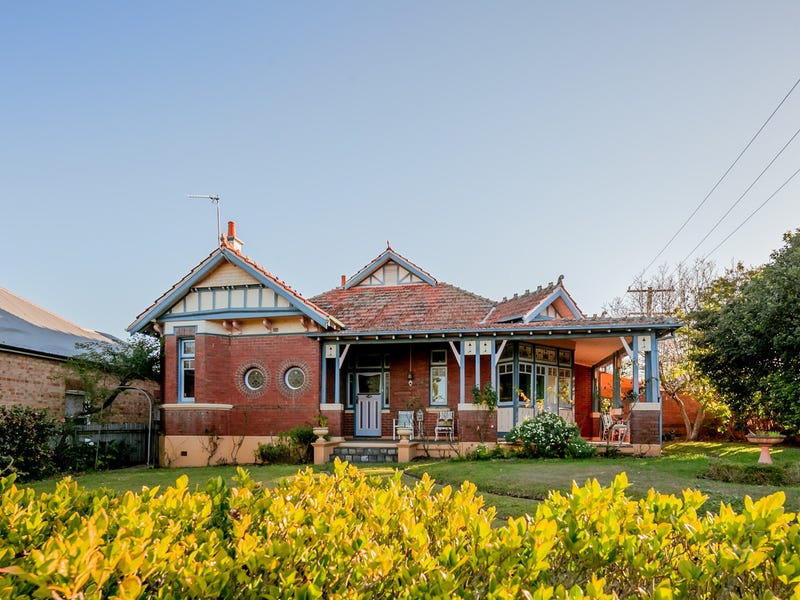 2 Regent Street, Maitland, NSW 2320 Property Details