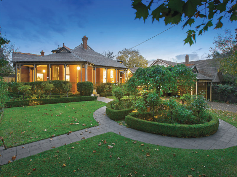 14 Selwyn Street, Canterbury, Vic 3126 Property Details