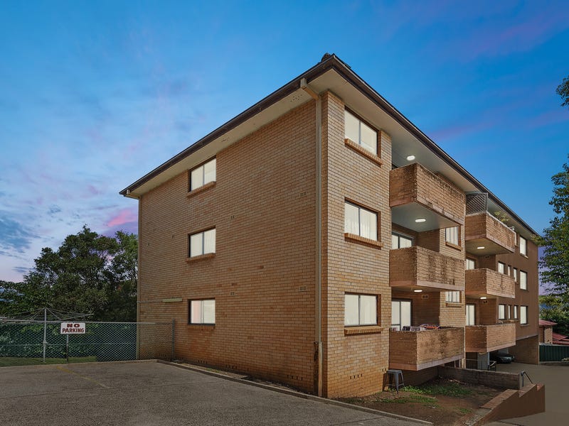 7/28 Moore Street, Campbelltown, NSW 2560 Property Details
