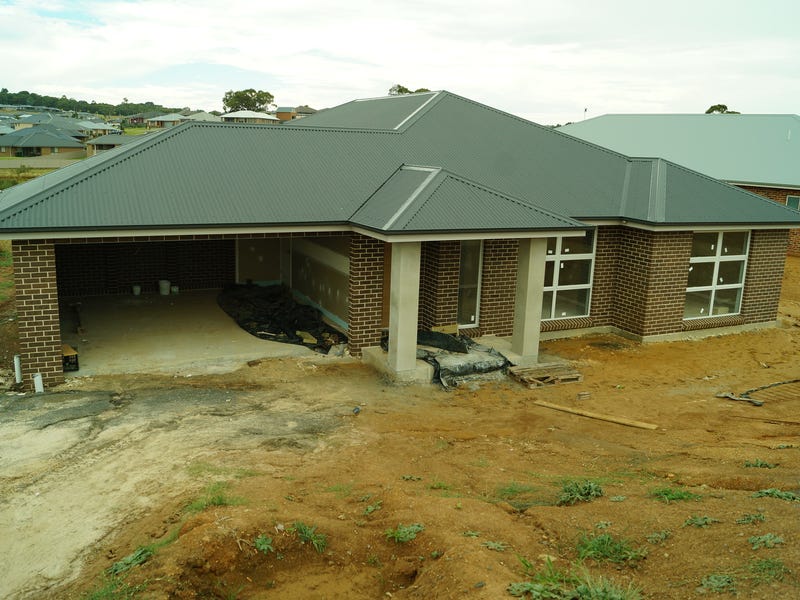 346 Burrendong Way, Orange, NSW 2800 Property Details