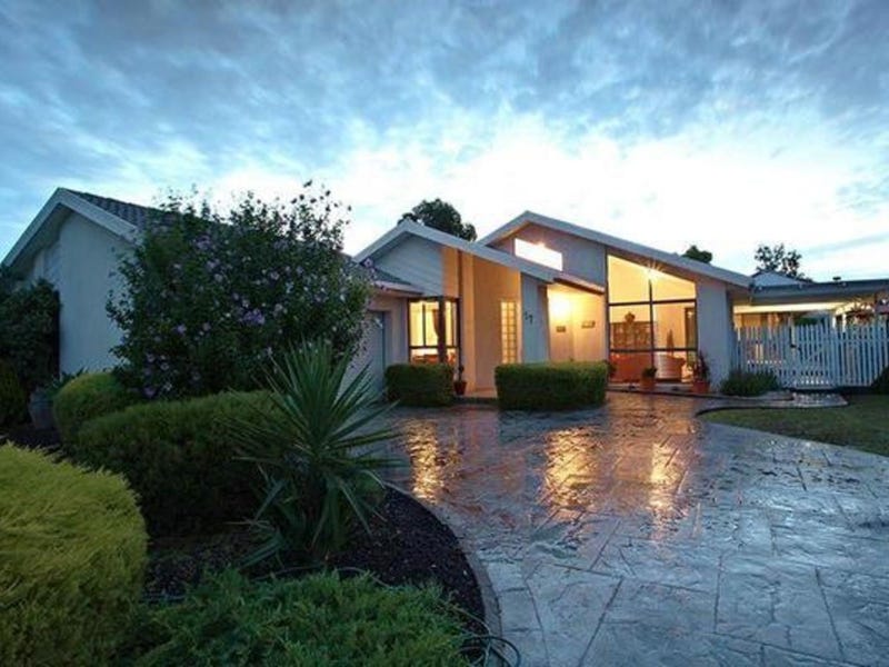 17 Pastoral Place, Sydenham, Vic 3037