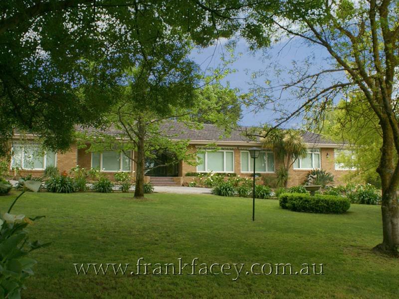 7678 Harkaway Road, Berwick, VIC 3806
