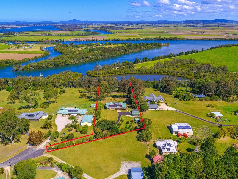 25 Waterview Crescent, Woombah, NSW 2469 Property Details