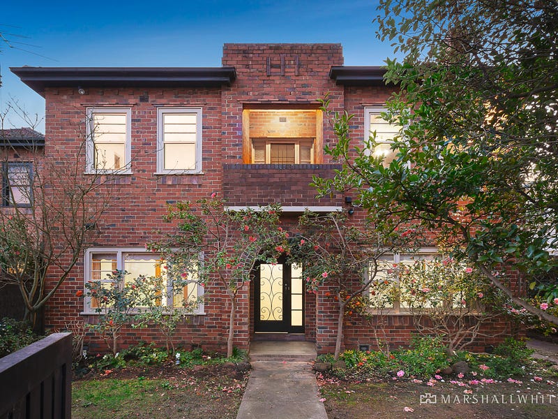 15 Huntingtower Road, Armadale, VIC 3143