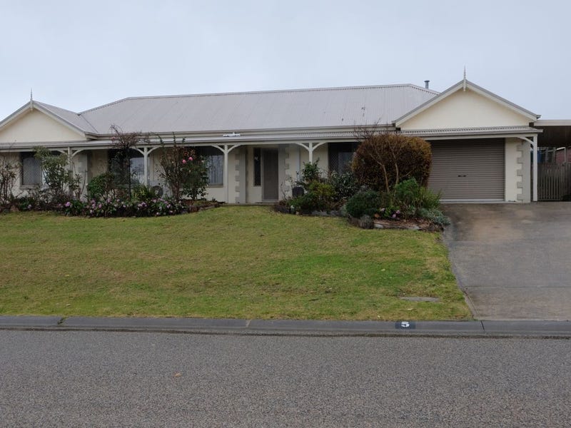 5 Morkham Court, Lakes Entrance, VIC 3909