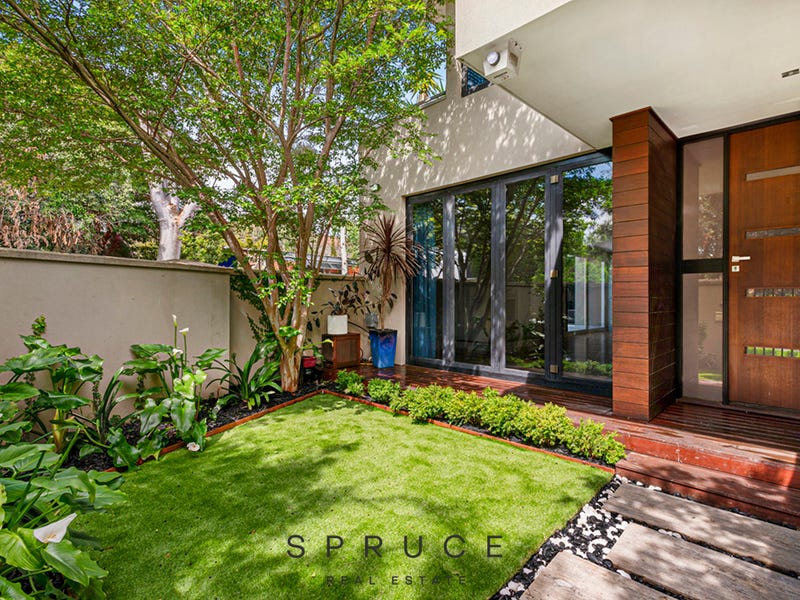 2/5 Knight Street, Elwood, Vic 3184 Townhouse for Rent