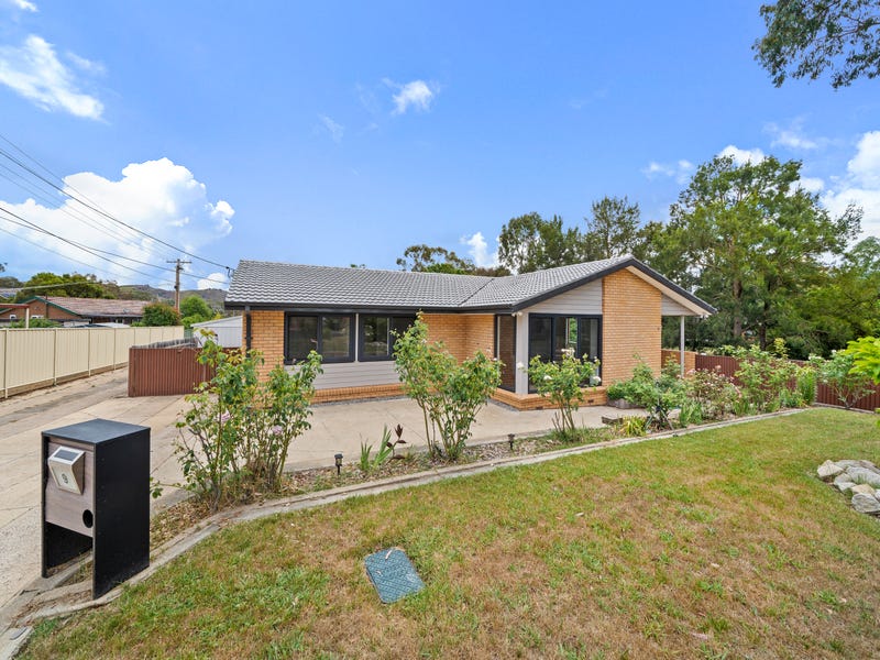 9 Mauger Place, Wanniassa, ACT 2903 House for Sale