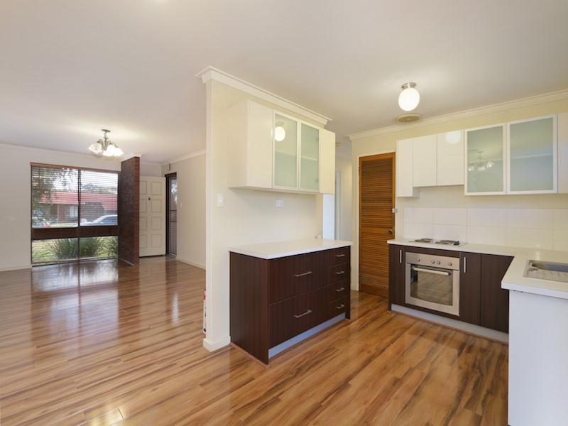 4 Glencairn Way, Parkwood, WA 6147