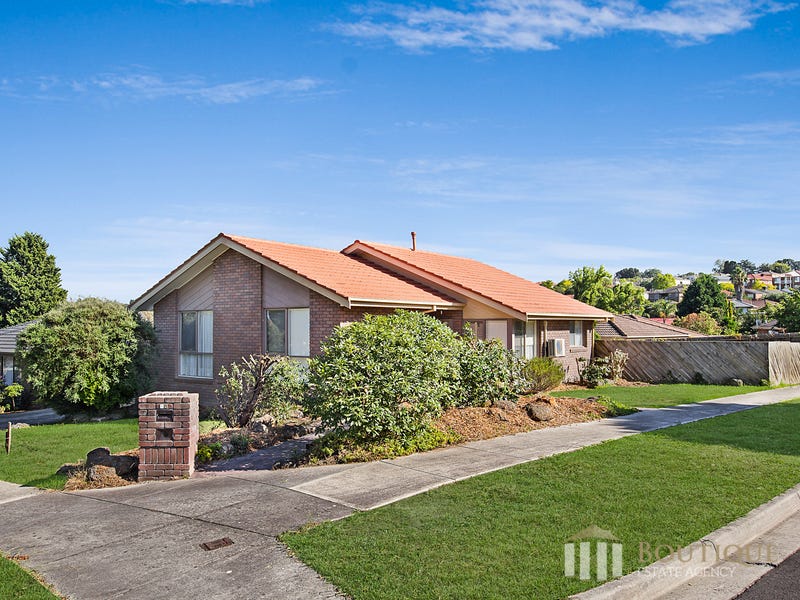 Houses for Sale in Endeavour Hills, VIC 3802