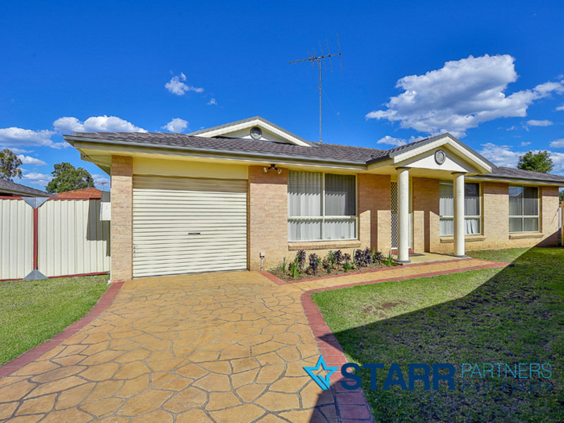 13 Fortinbras Close, Rosemeadow, NSW 2560 - Property Details